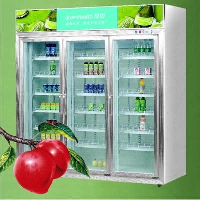 Refrigerador comercial da exposição da bebida e do leite do supermercado