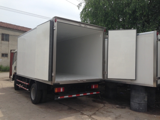 O anúncio publicitário do dever da luz de HOWO transporta o congelador de refrigerador Van Caixa Caminhão para a carne